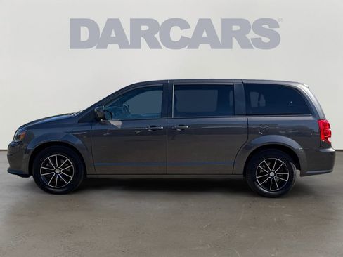 Used 2018 Dodge Grand Caravan GT image 4