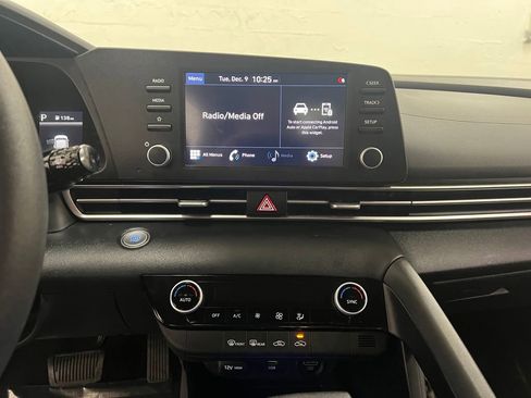 Used 2023 Hyundai Elantra SEL w/ Cargo Package image 20