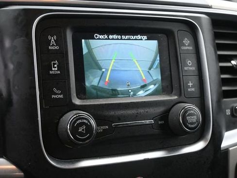 Used 2019 RAM 1500 Classic SLT RWD image 3