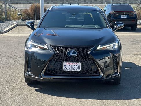 Used 2019 Lexus UX 200 F Sport w/ F Sport Premium Package FWD image 11