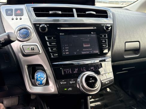 Used 2016 Toyota Prius V Four FWD image 21