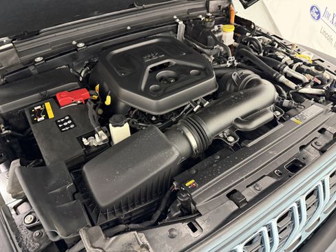 Used 2025 Jeep Wrangler Unlimited Sahara w/ Safety Group image 31