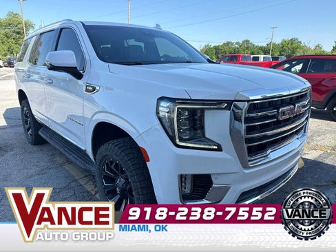 Used 2024 GMC Yukon SLT w/ SLT Luxury Package AWD/4WD image 2