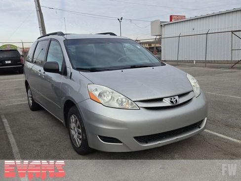 Used 2009 Toyota Sienna image 1