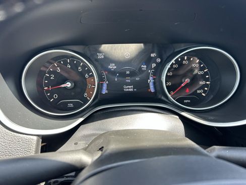 Used 2018 Jeep Compass Latitude w/ Popular Equipment Group FWD image 5