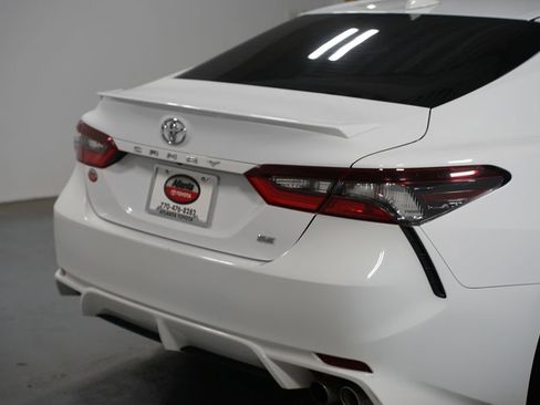 Used 2022 Toyota Camry SE FWD image 9