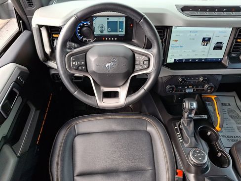 Used 2023 Ford Bronco Badlands image 12