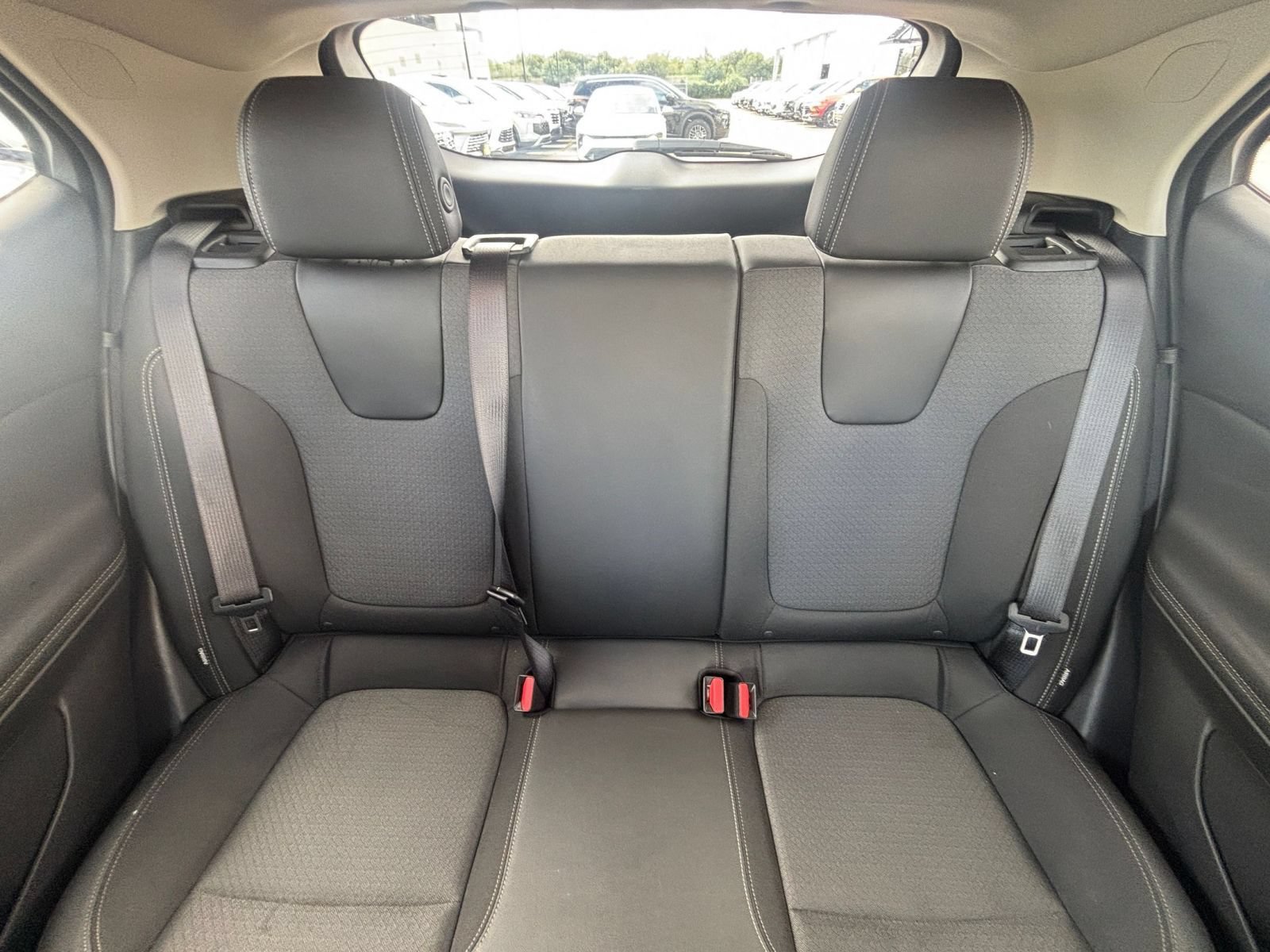 Used 2025 Buick Encore GX Preferred AWD/4WD image 35