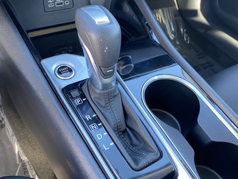 Used 2024 Nissan Altima 2.5 SV image 24