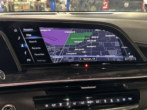 Used 2022 Cadillac Escalade Premium Luxury w/ Performance Package AWD/4WD image 21