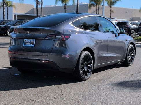 Used 2023 Tesla Model Y Long Range image 10