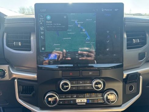 Certified 2022 Ford Expedition XLT image 18