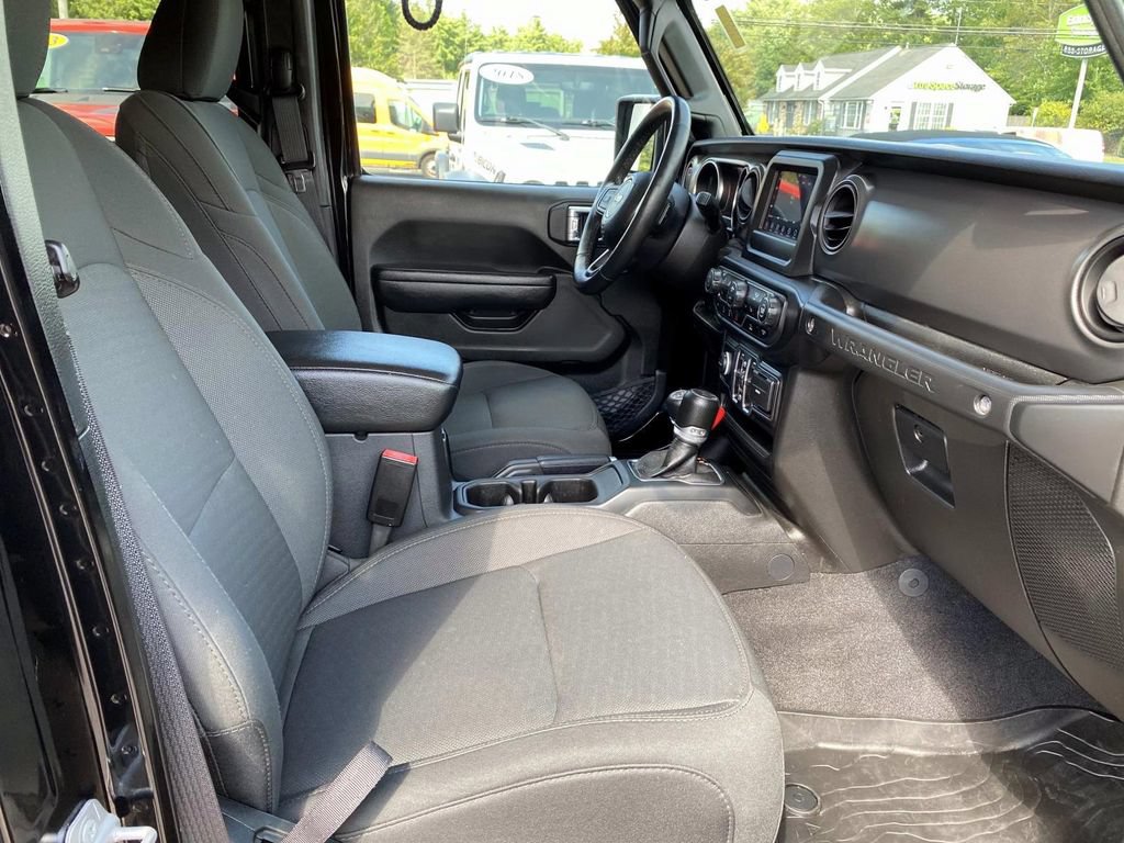 Used 2022 Jeep Wrangler Unlimited Sport AWD/4WD image 22