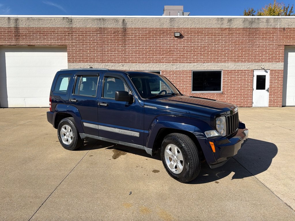 Used 2012 Jeep Liberty Sport w/ Driver Convenience Group AWD/4WD image 3