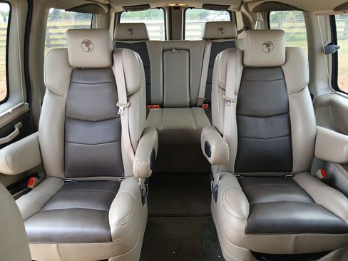 Used 2021 Chevrolet Express 2500 w/ Enhanced Convenience Package RWD image 76