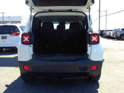 Used 2018 Jeep Renegade Altitude image 13