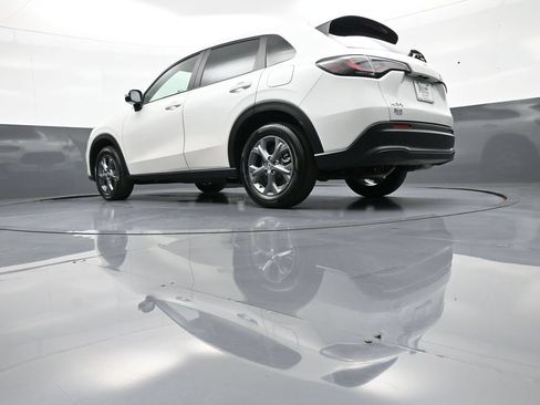 Certified 2026 Honda HR-V LX image 30