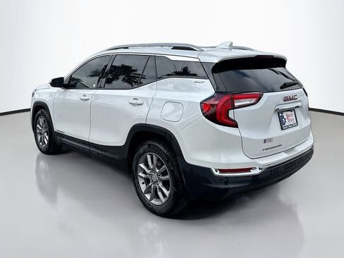 Used 2022 GMC Terrain SLT w/ Infotainment Package II FWD image 5