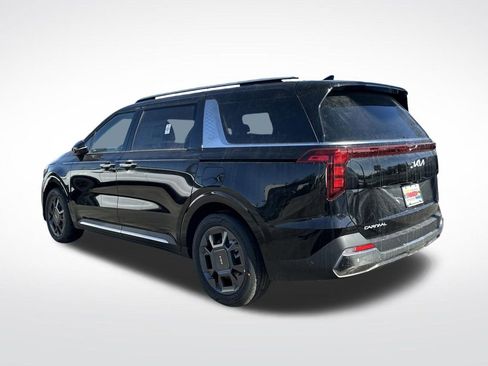 New 2026 Kia Carnival SX FWD image 3