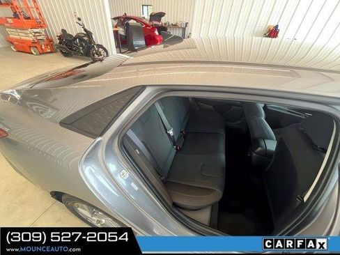 Used 2024 Hyundai Elantra SE FWD image 7