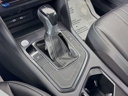 Used 2023 Volkswagen Tiguan SE image 16