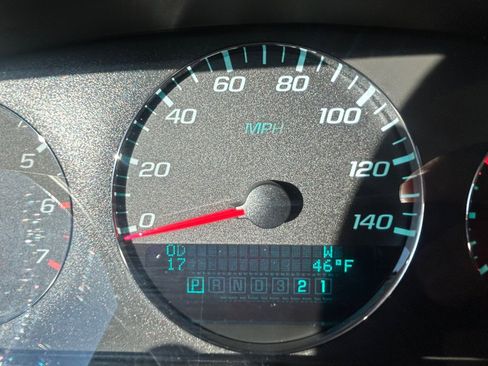 Used 2010 Chevrolet Impala LTZ image 17