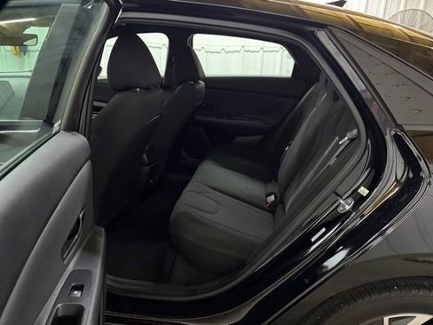 Used 2025 Hyundai Elantra Sport FWD image 14