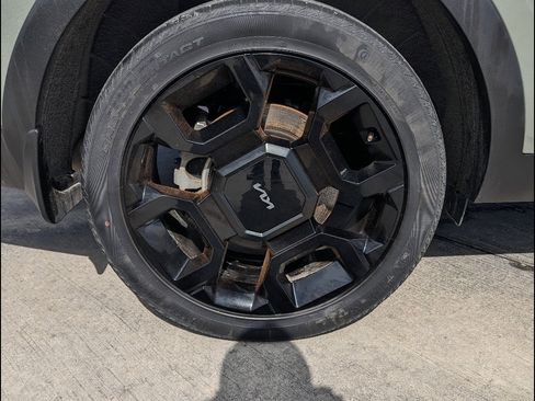 Used 2024 Kia Sorento SX image 18