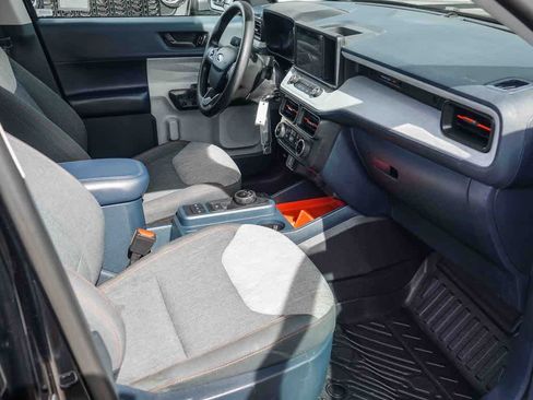 Used 2023 Ford Maverick XLT image 15