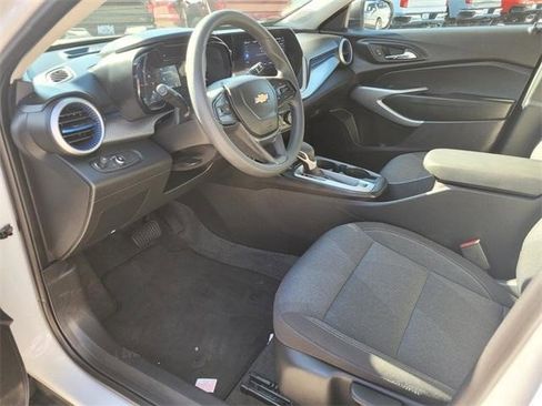 Certified 2025 Chevrolet Trax LS image 2