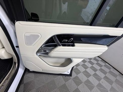 Used 2025 Land Rover Range Rover Long Wheelbase SE AWD/4WD image 38