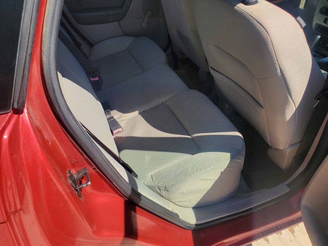 Used 2010 Ford Focus S FWD image 7