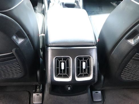 Used 2024 Kia Sorento S FWD image 22