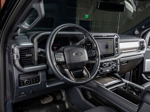 Used 2026 Ford F450 Platinum w/ FX4 Off-Road Package image 16