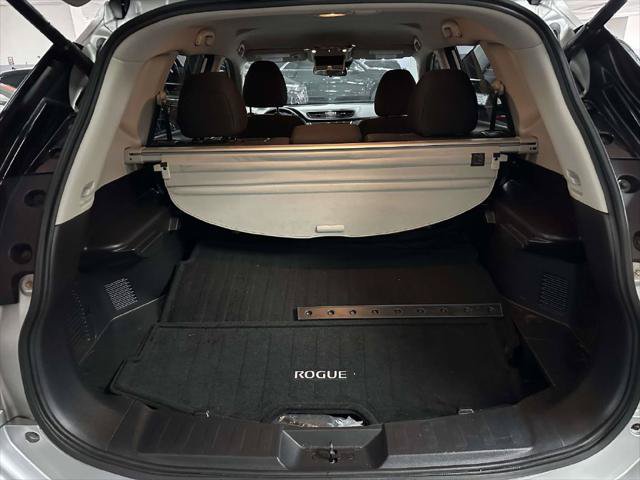 Used 2019 Nissan Rogue SV AWD/4WD image 11