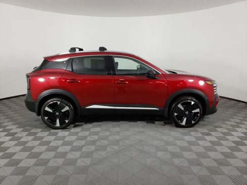 New 2026 Nissan Kicks SR w/ Cold Weather Package image 5