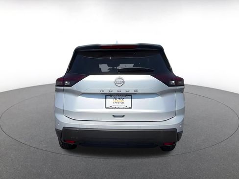 Used 2025 Nissan Rogue SV FWD image 12