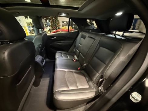 Used 2018 Chevrolet Equinox Premier image 27