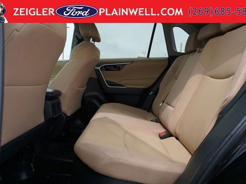 Used 2023 Toyota RAV4 LE AWD/4WD image 11
