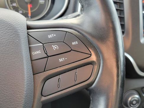 Used 2019 Jeep Cherokee Trailhawk image 14