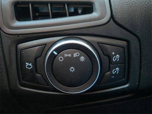 Used 2017 Ford Focus SE image 25