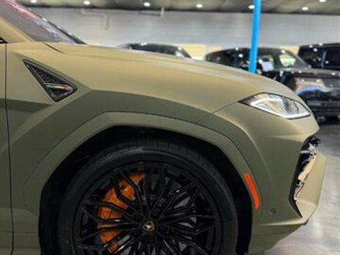 Used 2025 Lamborghini Urus SE AWD/4WD image 6