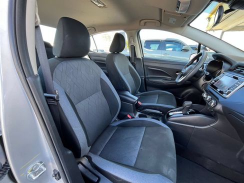 Used 2025 Nissan Versa SV FWD image 32