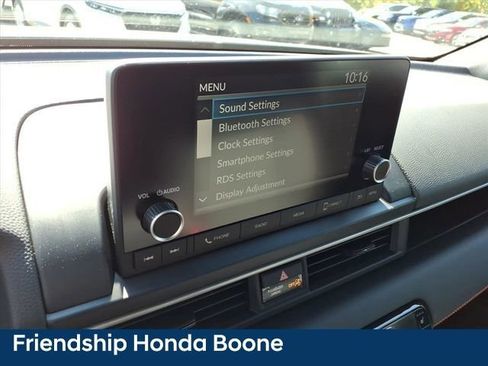 Used 2025 Honda Pilot Sport image 16