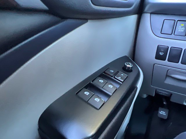 Used 2016 Toyota Highlander Limited AWD/4WD image 23