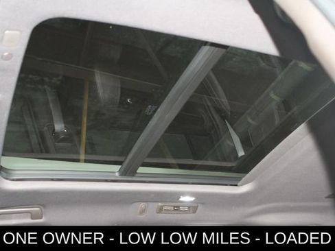 Used 2022 GMC Yukon XL Denali AWD/4WD image 16