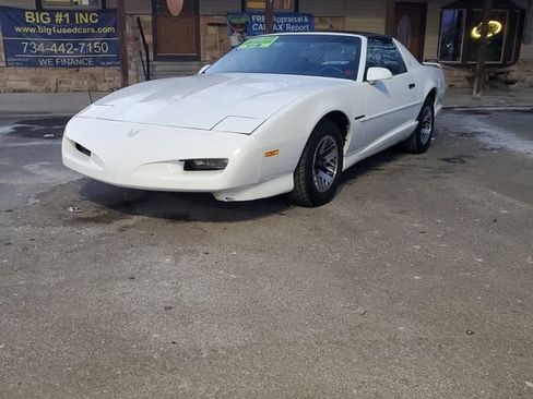 Used 1991 Pontiac Firebird Coupe RWD image 1