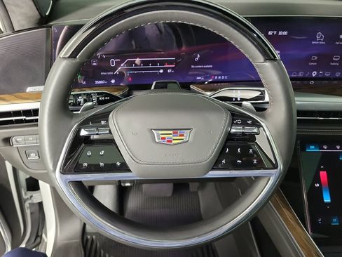 Certified 2025 Cadillac Escalade ESV Sport Platinum w/ LPO, Floor Liner Package AWD/4WD image 22