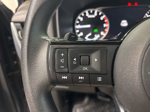 Used 2023 Nissan Rogue SV AWD/4WD image 17
