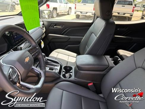 Used 2025 Chevrolet Colorado LT w/ LT Convenience Package AWD/4WD image 10